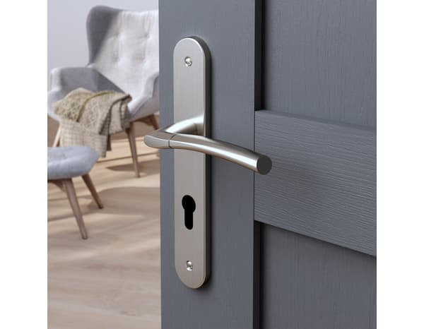 Poignée de porte "Helmic" avec trou pour cylindre - Entraxe 195 mm - Cooke and Lewis