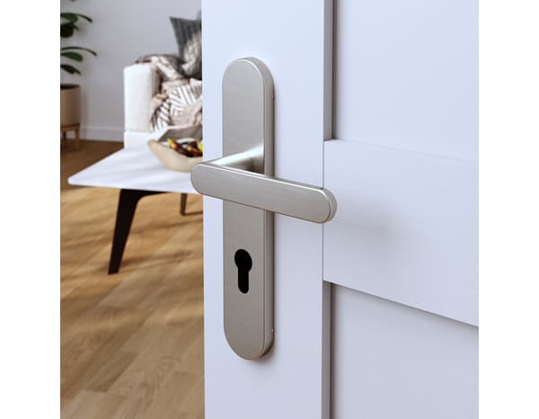 Poignée de porte "Marick" avec trou pour cylindre - Effet nickel - Entraxe adaptable 165-195 mm - Cooke and Lewis