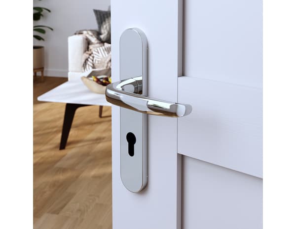 Poignée de porte "Goderic" avec trou pour cylindre - Effet chromé - Entraxe adaptable 165-195 mm - Cooke and Lewis