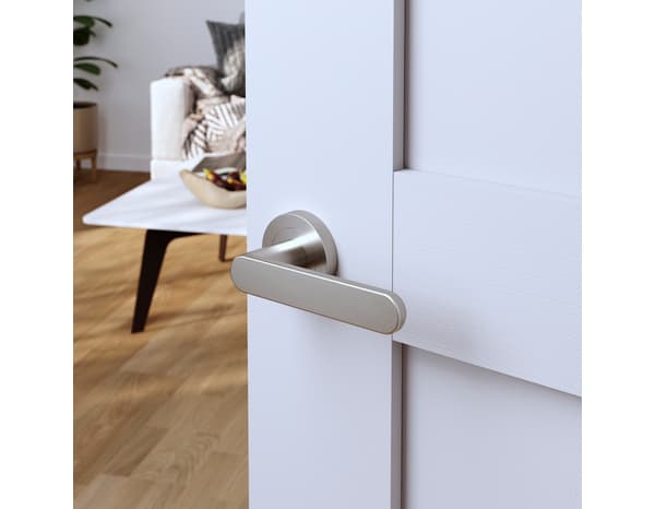 Poignée de porte sur rosace "Marick" sans trou - Cooke and Lewis