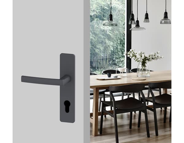 Ensemble poignée de porte "Koya" avec trou pour cylindre - Entraxe 195 mm - Assa Abloy