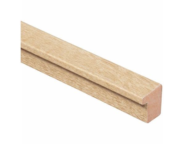 Profil de finition pour panneaux tasseaux imitation chêne clair - L.2,60 cm x l. 2 cm x Ep. 12 mm