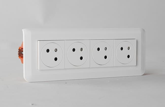 Image principale de Kit 4 prises 2P + T encastrées - LEGRAND