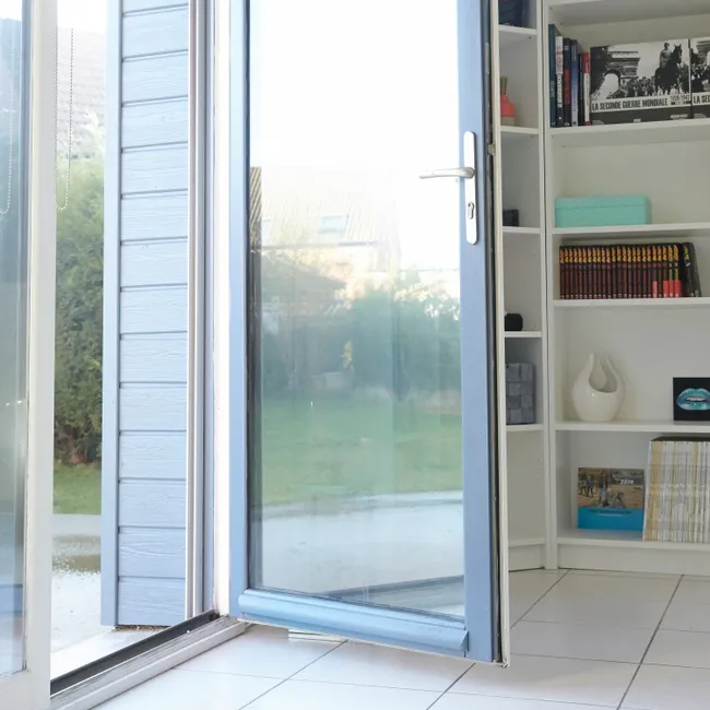 Image principale de Film adhésif vitrage, miroir sans tain réfléchissant, L.250 x l.90 cm