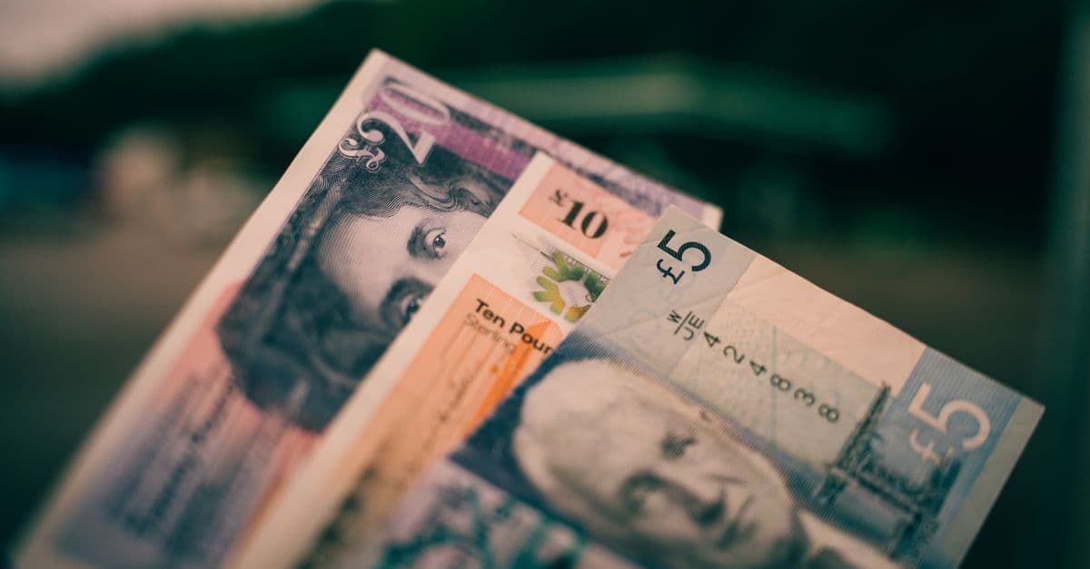 How Long Do UK Contractors Have to Submit an Invoice?