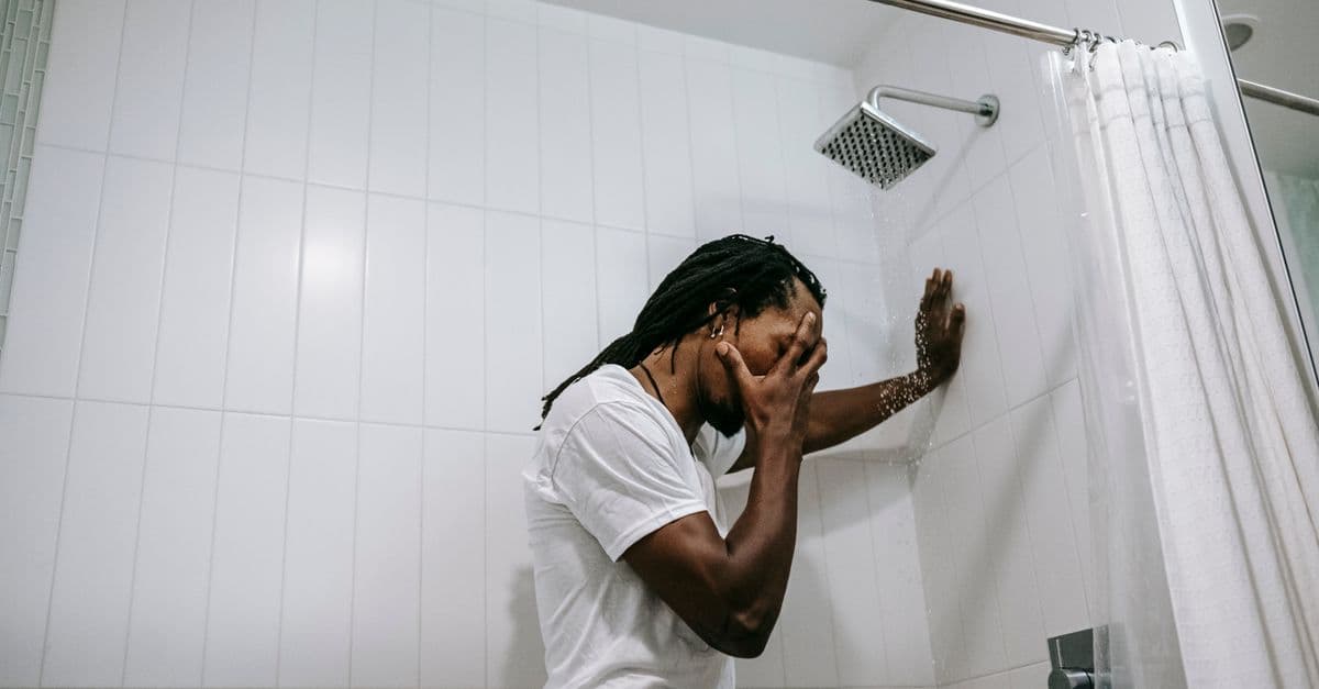 Agua por la mampara ducha: Soluciones y reparaciones