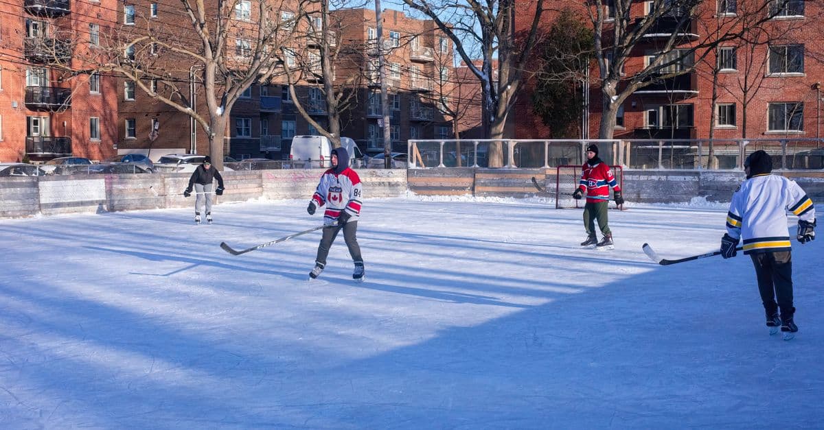Pendenza Pavimento Esterno au Québec: Normes et Pratiques