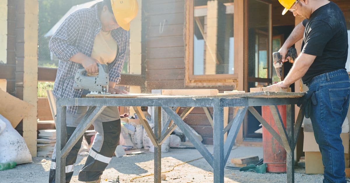 joist drilling and notching a contractors guide: UK Regs