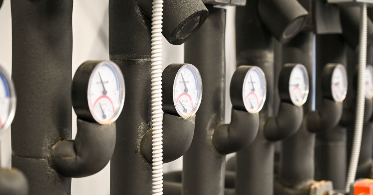 Retrofit Isolation Valves Without Draining Down: A UK Guide