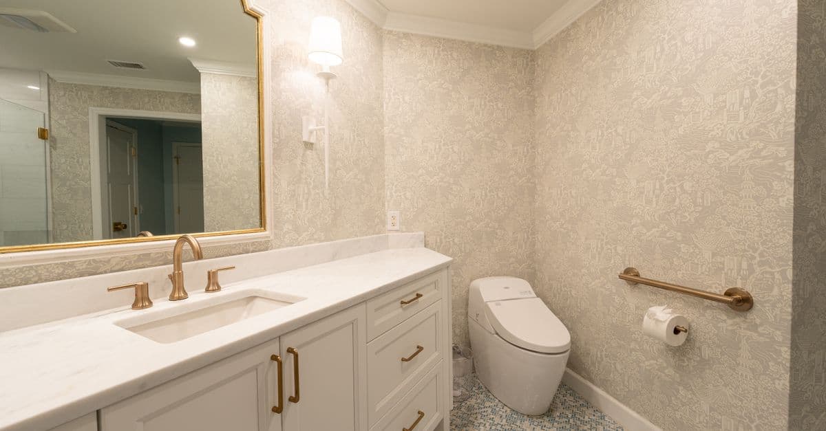 From Floor Mounted to Back Outlet Toilet: UK Guide